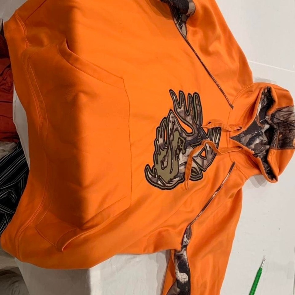 Legendary Whitetails Hunting hoodie The Ultimate Streetwear Staple mens M - Picture 5 of 5